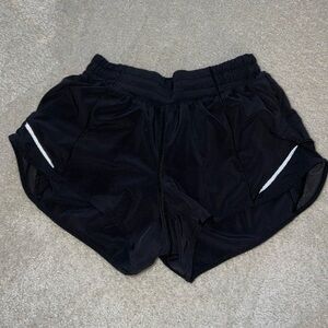 Lululemon Hotty Hot Shorts 2.5” Size 4 Black